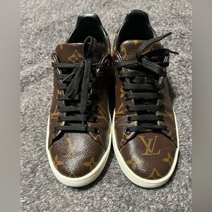 Women's Louis Vuitton Monogram Sneakers